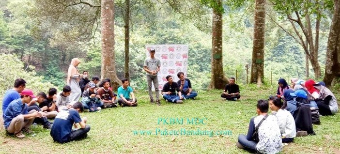 Kegiatan alam curug ciomas PKBM MDC