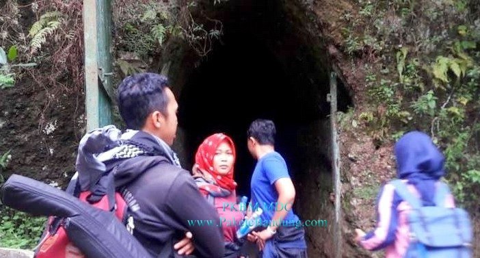 Kegiatan alam curug ciomas PKBM MDC