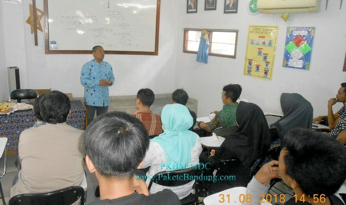 Simbolis Penyerahan Ijazah Paket C setara SMA, Paket B setara SMP