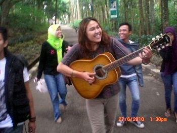 gitar jalanan